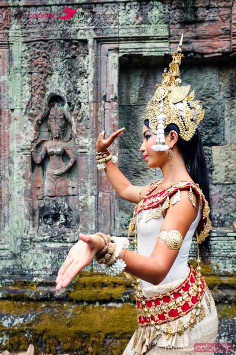 Matteo Colombo Photography | Khmer Apsara dancer performing at Angkor Wat temple, Cambodia ...