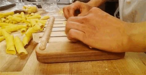 The Mouthwateringly Mesmerizing Art of Making Fresh Pasta by Hand