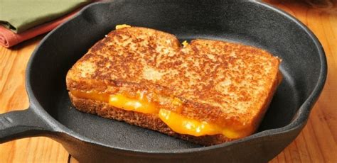 Use Mayo, Not Butter, For The Best Grilled Cheese | TipHero