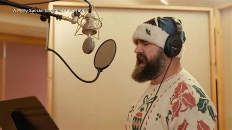 Video Philadelphia Eagle's linemen raise $250K with Christmas album - ABC News