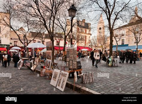 Painters in Place du Tertre, Montmartre Paris, France Stock Photo - Alamy