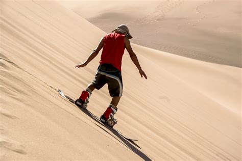 Sandboard en hermosas dunas de arena - Mi Viaje