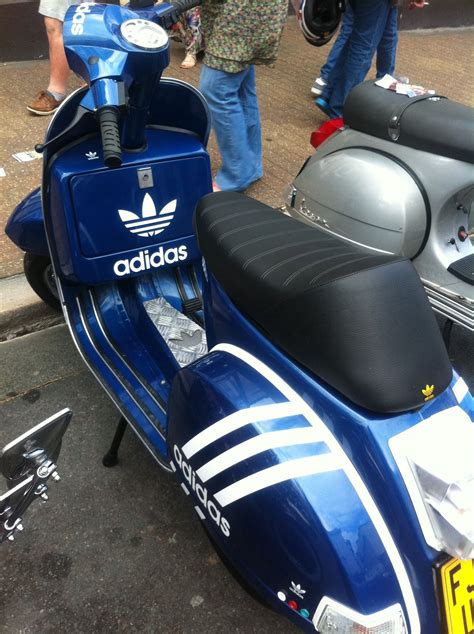 Vespa Adidas