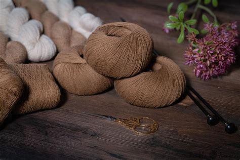 Vicuña wool - Knitting with the rarest fiber in the world [+review video]