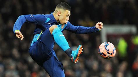 Arsenal midfielder Alex Oxlade-Chamberlain will discover extent of injury later this week ...