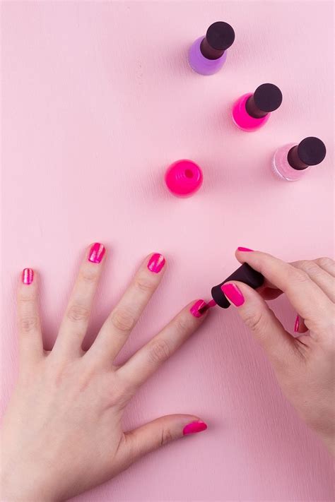 Nail Polish vs Nail Lacquer: What Is The Difference Between Them? (2023)
