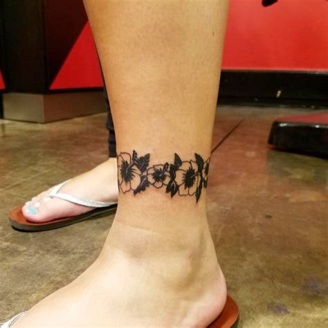 45 Anklet Tattoos With Beautiful and Diversifying Meanings - TattoosWin ...