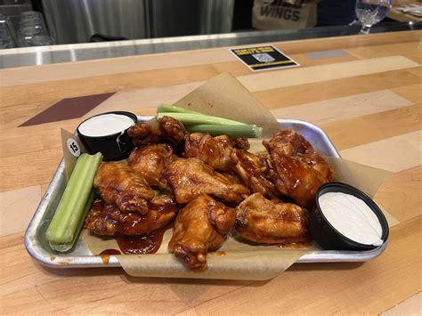 Buffalo Wild Wings Gluten Free Menu Guide 2023 - Eating Works