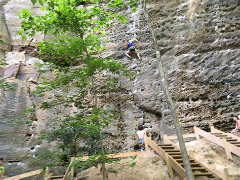 Red river gorge, Kentucky. The rock there is awesome : r/RockClimbing