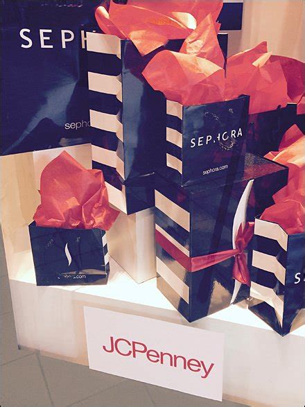 Sephora® Cross Brands With JCPenney® – Fixtures Close Up