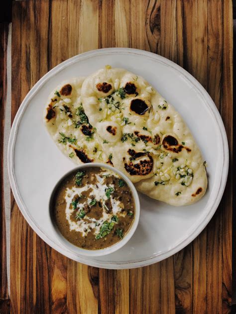 [Homemade] Garlic Naan and Daal Makhani : food