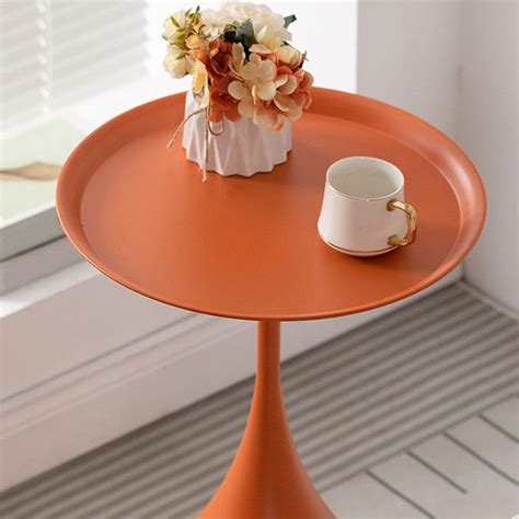 Mid-century Modern Round Modern Style Metal Table with Pedestal Base ...