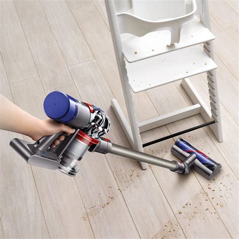 Dyson V8 Animal vs Absolute (2021): Which Cordless Vacuum Should You Get? - Compare Before Buying