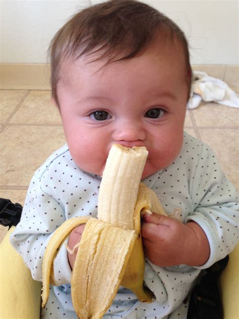 Wean Feeding... Letting my 6m old learn to eat on his own 🍌☺ | Banana ...