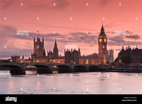 The houses of parliament at night, London, UK Stock Photo - Alamy