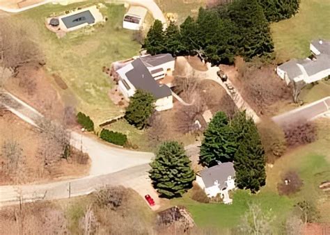 Rachel Maddow House: The Massachusetts Pad - Urban Splatter