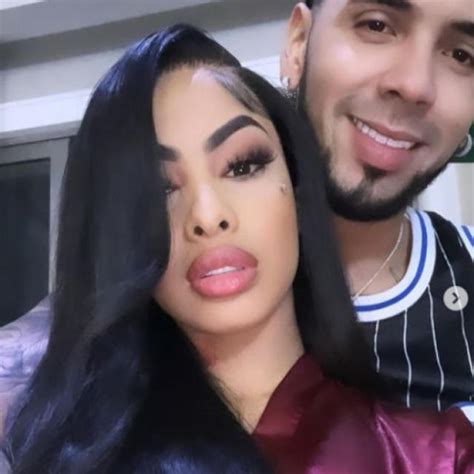 Anuel se ha tatuado el nombre de su novia, pero no es Yailin