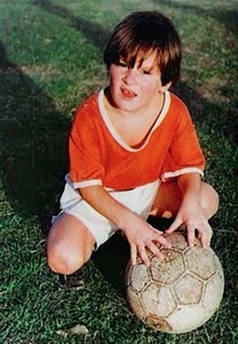 Lionel Messi Biography Facts, Childhood, Career, Life | SportyTell