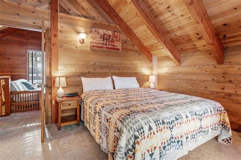 The Lakehouse Cabin - Big Bear Lake Rental | Big Bear Cool Cabins