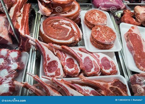 Large Choice of Different Cuts of Fresh Raw Meat at Farmers Market Foto de Stock - Imagem de ...