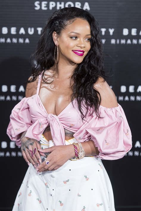 Rihanna - Launch of "Fenty Beauty" in Madrid 09/23/2017 • CelebMafia