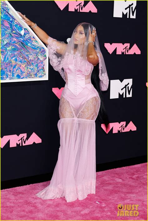 Nicki Minaj Glows in Pink on Red Carpet Ahead of Hosting MTV VMAs 2023 ...