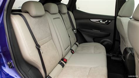 2014 Nissan Qashqai - Interior Rear Seats | Caricos