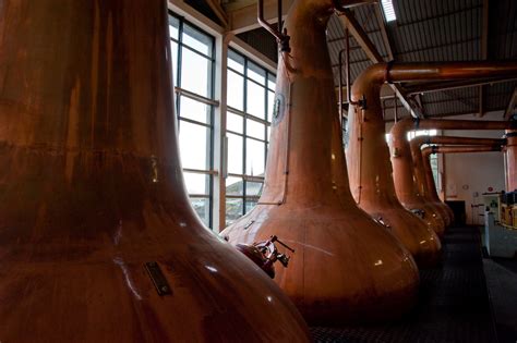 Discover the best whisky regions and distilleries in Scotland