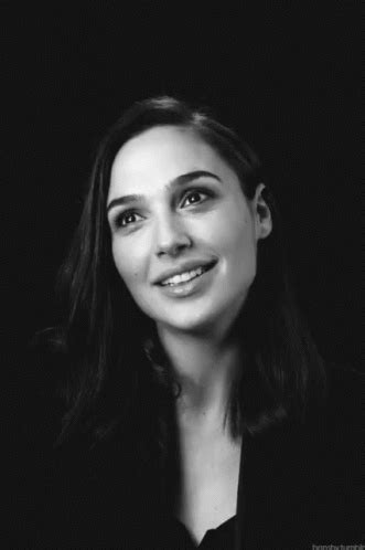 Gal Gadot Raised Eyebrow GIF - GalGadot RaisedEyebrow - Discover ...