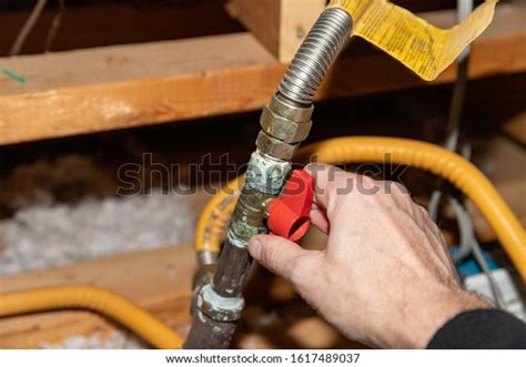 125 Residential Gas Line Installation Images, Stock Photos & Vectors ...