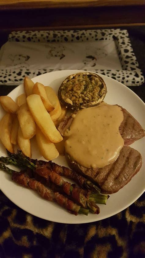 [Homemade] Rump steak chips stuffed mushroom wrapped asparagus peppercorn sauce. | Steak and ...