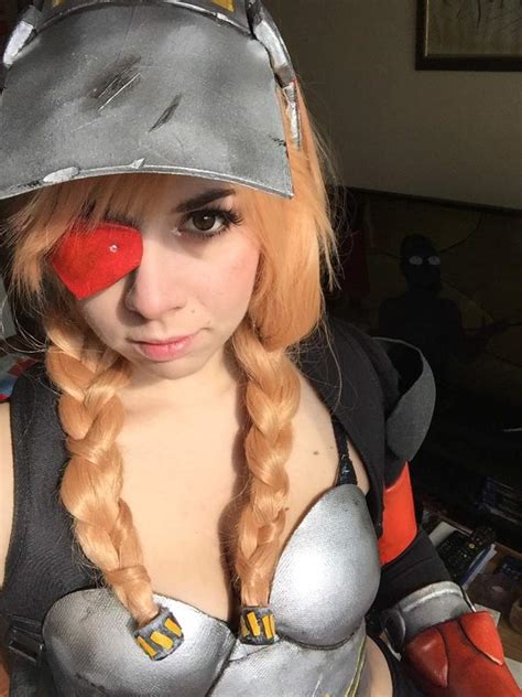 Female Torbjorn Cosplay | Overwatch Amino