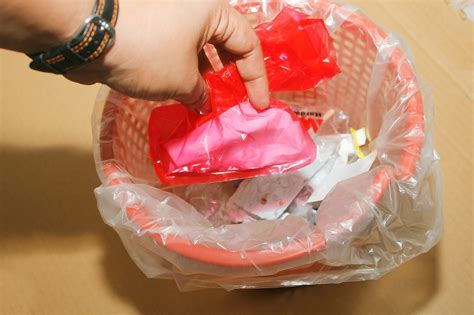 How to Dispose of a Sanitary Napkin (Pad) Using Scensibles