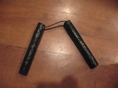 Nunchuck/Nunchaku Tricks for Dummies : 6 Steps - Instructables