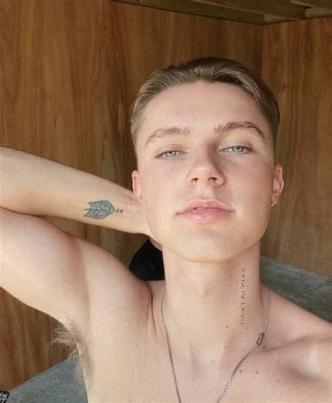 sadboi on Twitter: "I have a bad habit of forgetting how hot hrvy is. Just look at those pits ...