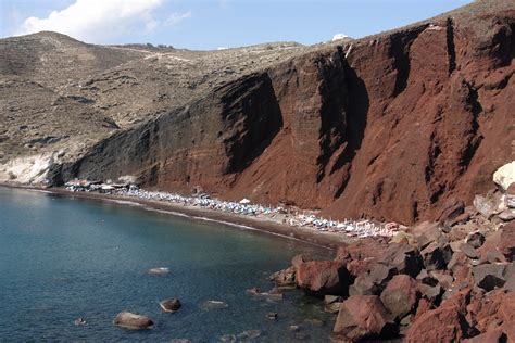 File:Santorini red beach.jpg - Wikimedia Commons