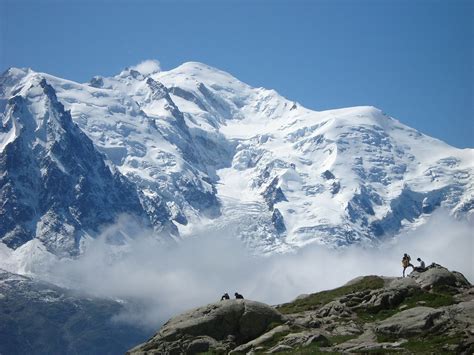 Un glacier du Mont-Blanc menace de s’effondrer