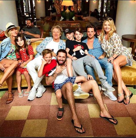 Rod Stewart Poses with Wife Penny and Six of His Children: Photo