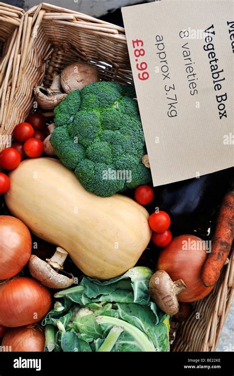 Vegetable box delivery hi-res stock photography and images - Alamy