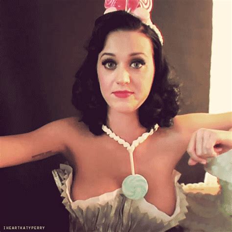 KATY PERRY COMING TO KANSAS CITY AND THE SMART LINKS TONIGHT!!!