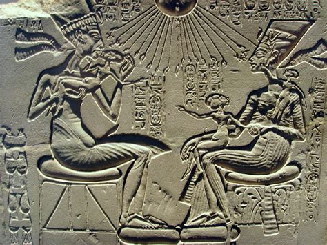 File:Akhenaten, Nefertiti and their children.jpg - Wikimedia Commons