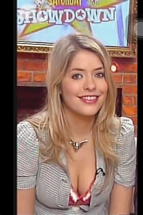 Holly Willoughby cleavage | Holly willoughby style, Holly willoughby ...