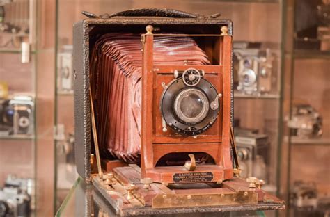 Rare Collection of 405 Vintage Cameras Worth $30,000 For Sale | PetaPixel