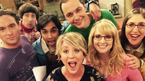 'Big Bang Theory' cast and creators start scholarship fund