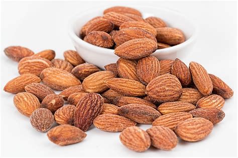 8 Incredible Health Benefits of Almonds - FITin56