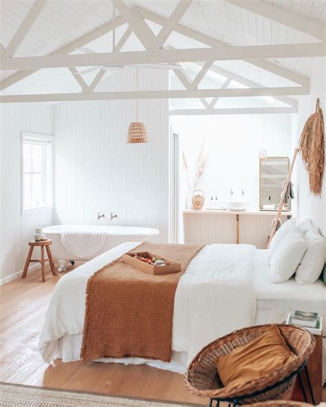 Farmhouse Bedroom Ideas for Rustic Chic Style