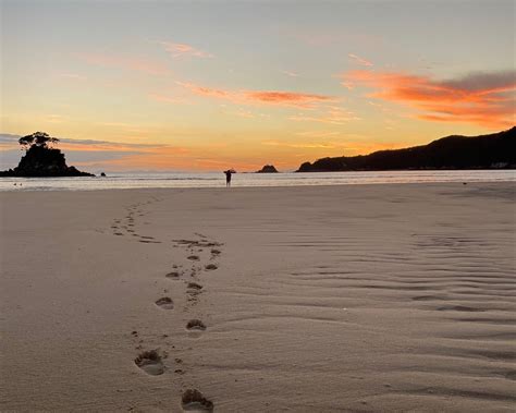 Download wallpaper 1280x1024 footprints, sand, beach, sea, silhouette ...