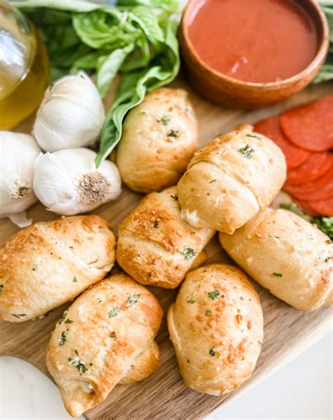 Easy Pizza Crescent Rolls - Pound Dropper