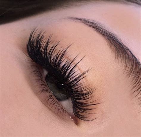 Eye Lash Curlers — Your Secret to Big and Beautiful Lashes in 2023 | Lashes fake eyelashes ...