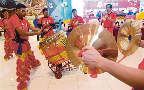 Pemuda Melayu dominasi tarian singa dan gendang | FMT